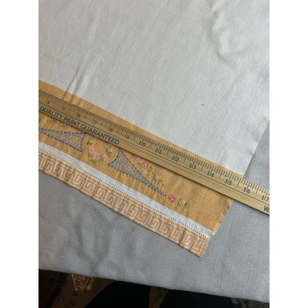 Vintage Embroidered Handtowel Yellow White Cotton 24 x 12.5 Kitchen Linen Floral